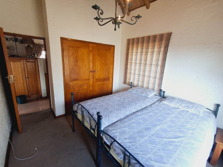 4 Bedroom Property for Sale in Boschenvaal River Front Lodges Free State